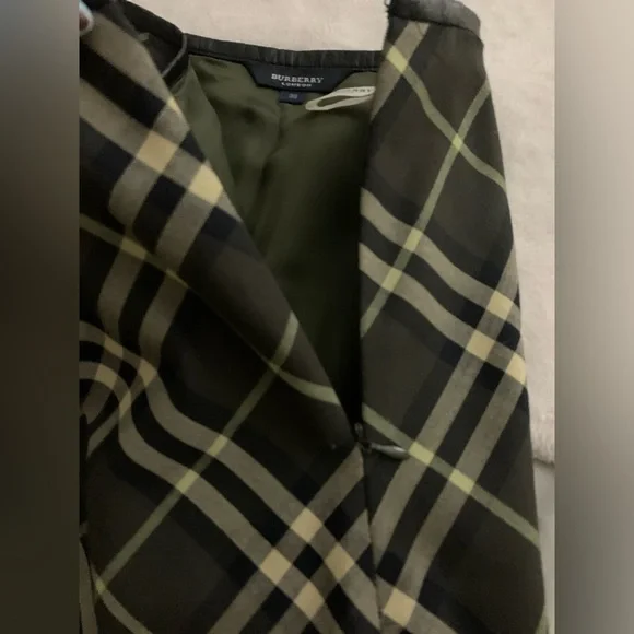 Burberry London Green/Black/Neutral  Plaid A-Line Skirt - Picture 6 of 10
